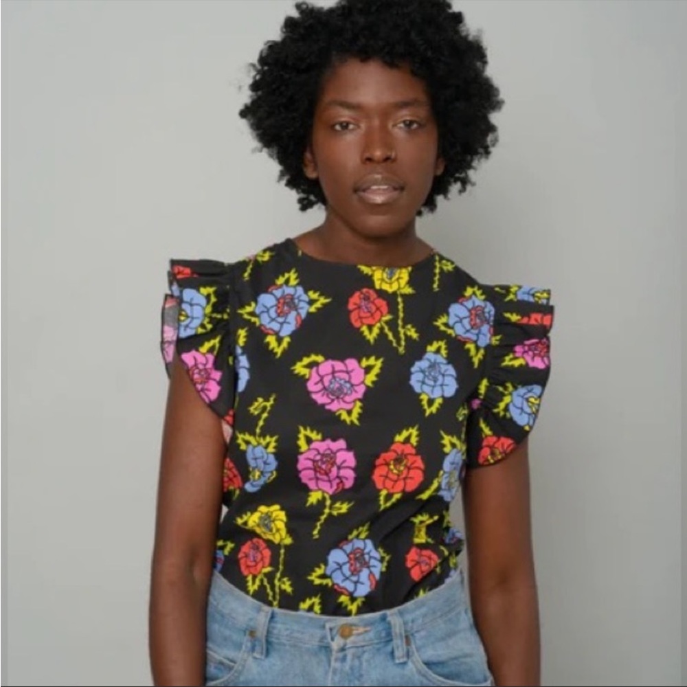 Nooworks ruffle top roses print Medium NWOT